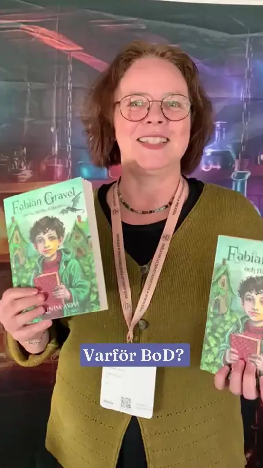 Boktips!

BoD-Författaren Teolinda Avivi berättar varför hon valde BoD och berättar om sina böcker;
-Fabian Grus och Häxorna
-Fabian Gravel and the Witches of Elandoria
 
Fabian Grus har alltid känt sig utanför. Hans enda trygghet är hans receptbok fylld med magiska formler, den vardagskonst alla lär sig i skolan. På uppdrag från hovet reser Fabian tillsammans med dvärgprinsessan Ozza och den gåtfulle Handyman genom ett kungarike där drakar, trasig magi och farliga recept väntar bakom varje hörn. Sex mäktiga häxor verkar ha tappat kontrollen.

Ett äventyr fyllt av spänning, svek och oväntade vänner, där vänskap och mod kan visa sig starkare än någon trolldom. Passar  för läsare mellan 9-12 år.
 
@teolindaavivi #egenutgivning #författare #barnbok #skriva #bod_sverige